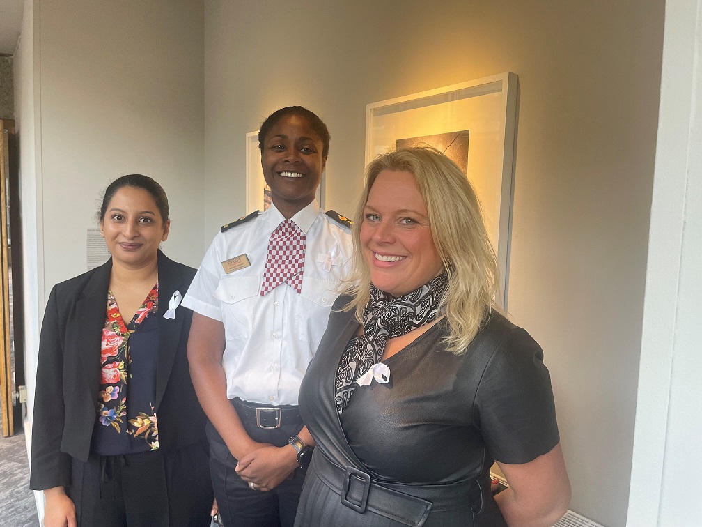 City of London Police staff wear White Ribbons as force becomes accredited